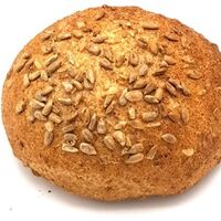 Gesünder gehts nicht! Wir mahlen das Bio-Weizenkorn mitsamt dem Keimling frisch, um alle wichtigen Nährstoffe in diesem Brot zu haben. Die Sonnenblumenkerne geben unserem Bio-Vollkornbrot das "gewisse Extra".