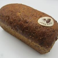 Dieses Brot ist ideal für Ernährungsbewusste Menschen. Ausserdem erhält es durch die vielen Saaten und das Gerstenmalzmehl ein natürliches und aromatisches Aroma. Das Gerstenmalz ist zudem hauptverantwortlich für die dunkle Krume